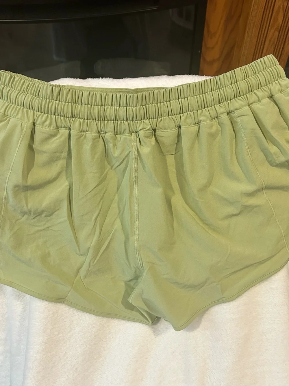 NWT lululemon athletica Hottie Hot LR 2.5